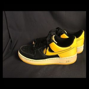 yellow and black af1